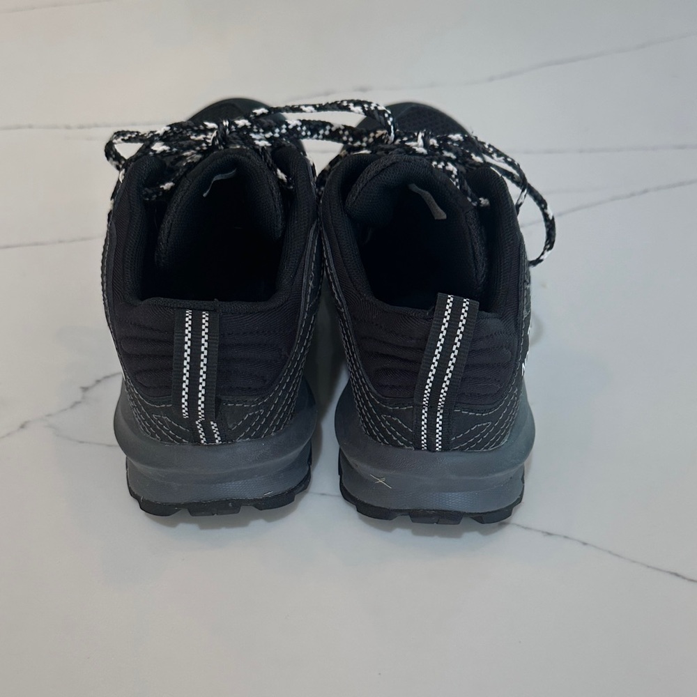 The North Face Kids Black Fastpack Waterproof Hiking Shoe - Picture 4 of 6